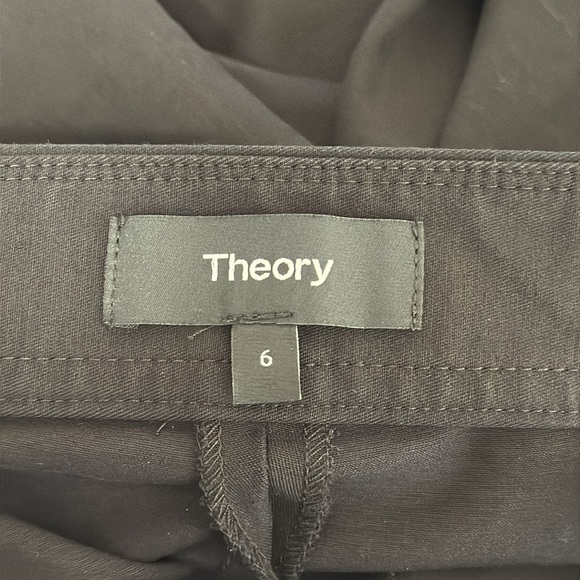 Theory Stretch Slim Leg Cropped Pant Women's 6 Black Inseam 26" EUC - Picture 6 of 10
